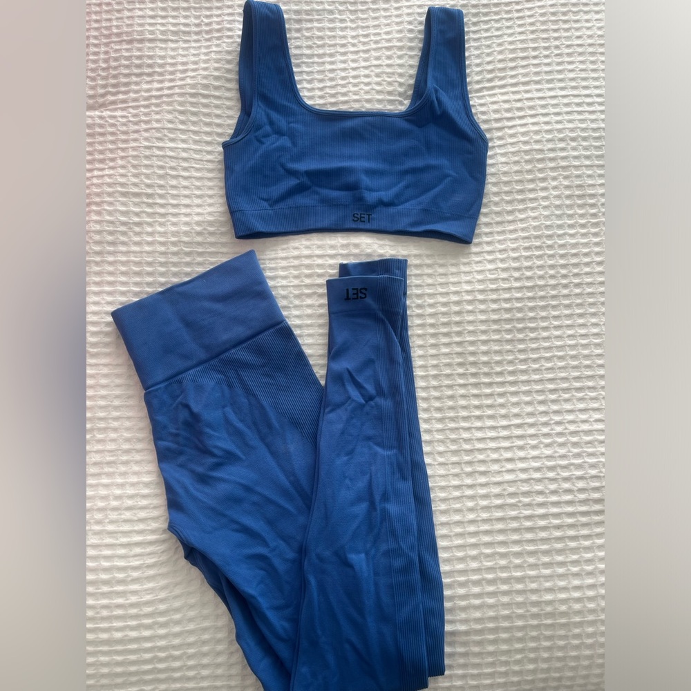 SET Active Blue Sports Bra and Leggings